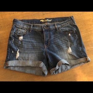Old navy boyfriend shorts